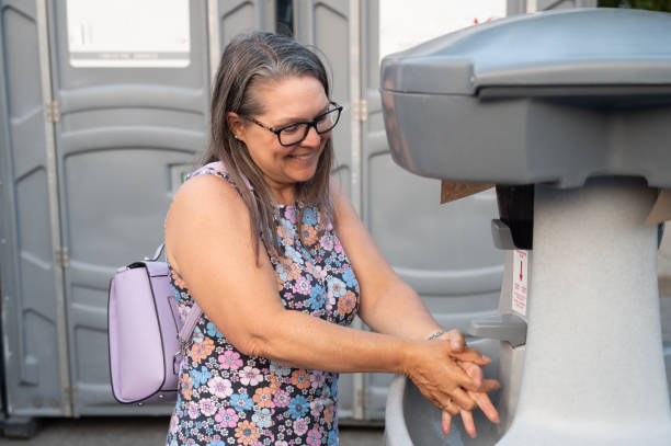 Best Luxury portable toilet rental  in Castle Point, MO